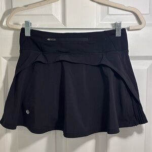 Lululemon Black Play Off The Pleats Skirt Women’s size 4